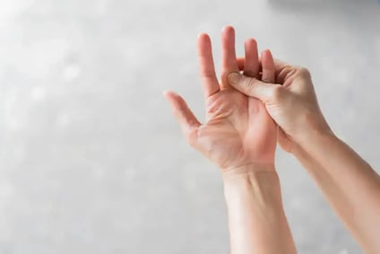 dolor-dedos-mano-fibromialgia2