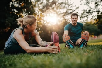 ejercicios-de-movilidad-articular-pareja
